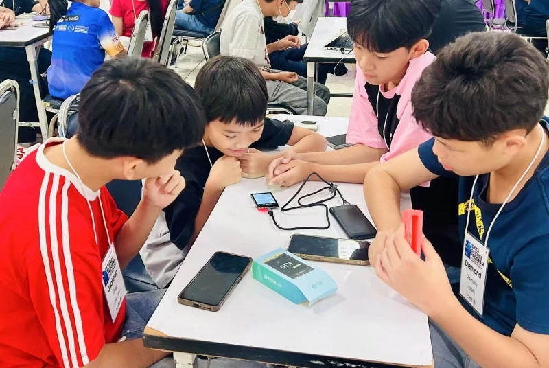 DFRobot受邀出席清迈大学教育创新大会并举办数据科学与人工智能教育主题工作坊(图3) DFRobot受邀出席清迈大学教育创新大会并举办数据科学与人工智能教育主题工作坊(图3)