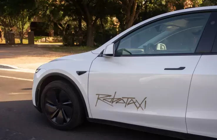 尚未获得运营许可，特斯拉自动驾驶出租车坚持无证驾驶(图1)