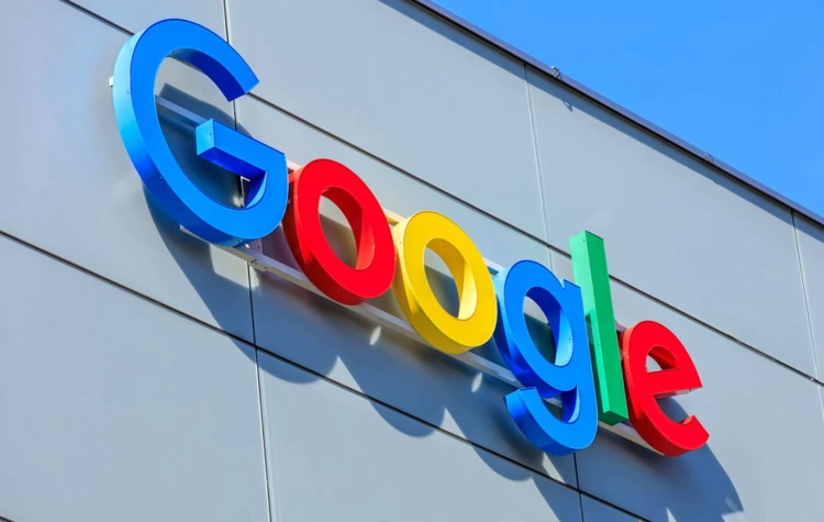 谷歌宣布将把AI生成的图片在搜索结果中做标记(图1)