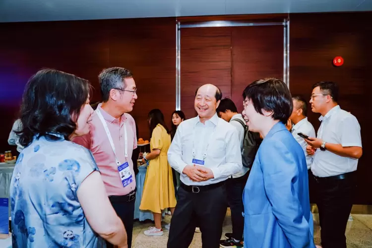 WAIC 2025年世界人工智能大会“数学与人工智能”学术会议圆满落幕(图16)