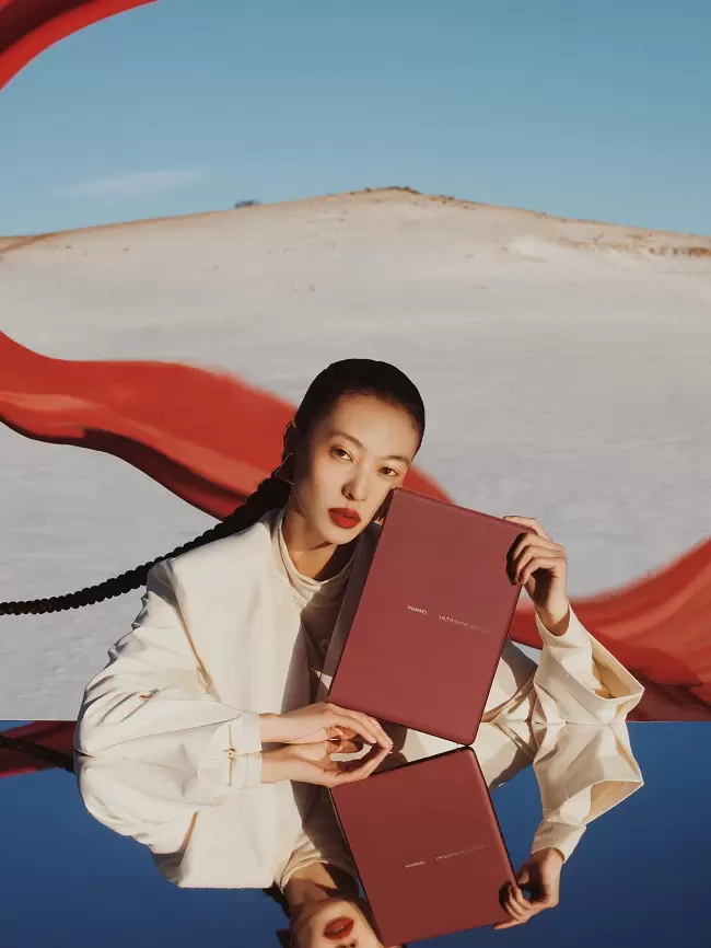 瑞红映雪，科技成诗：华为MateBook Fold非凡大师年末美学与实力双绝(图3)