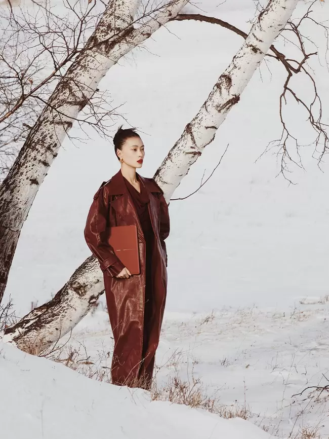 瑞红映雪，科技成诗：华为MateBook Fold非凡大师年末美学与实力双绝(图1)