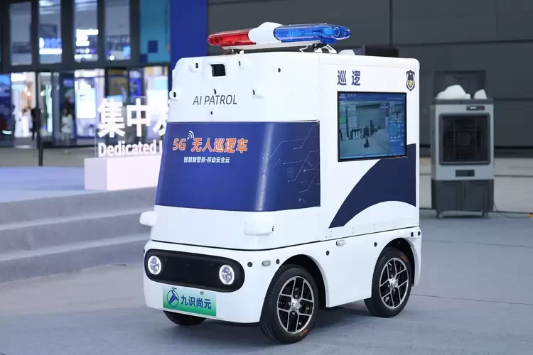 九识智能联合尚元智行发布“九识尚元”品牌，T1无人巡检车全球首发亮相(图3)