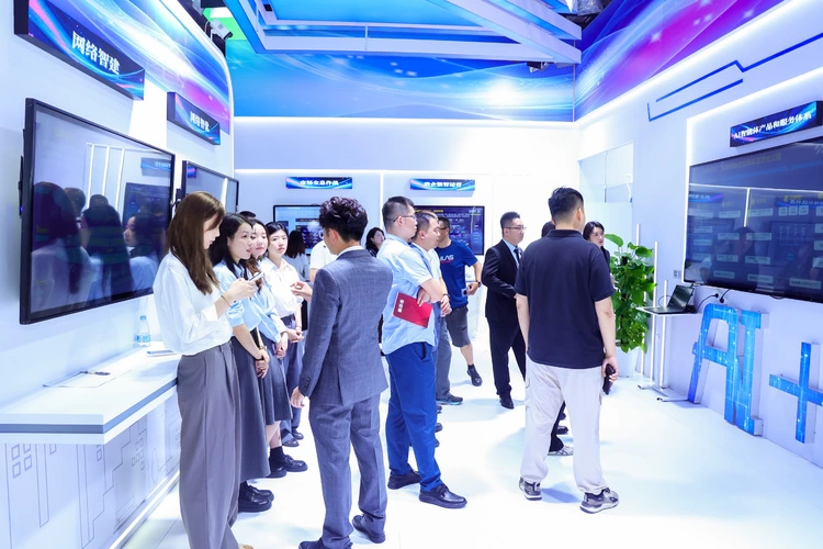 思特奇亮相2025中国移动全球合作伙伴大会：数智创新引领运营商服务转型(图2)