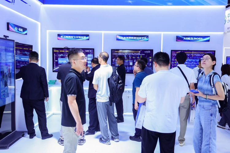 思特奇亮相2025中国移动全球合作伙伴大会：数智创新引领运营商服务转型(图5)