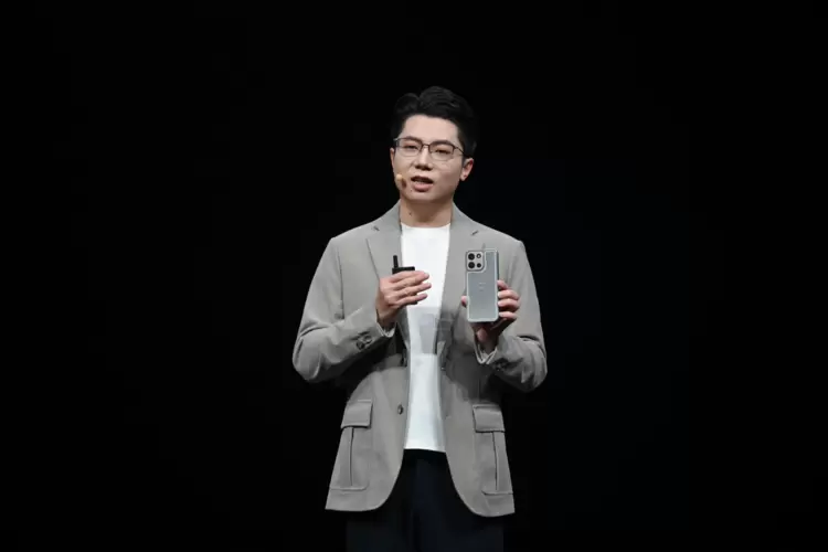 性能强得超标,续航久到离谱!一加 Turbo 6 系列首销优惠价1699元起(图1) 性能强得超标,续航久到离谱!一加 Turbo 6 系列首销优惠价1699元起(图1)