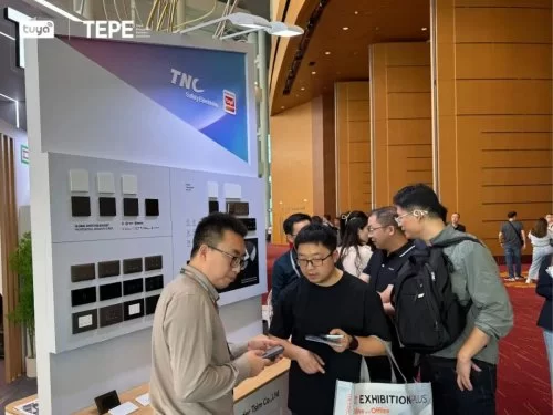 AI照明能“读心”?涂鸦智能2025香港秋灯展开启照明新体验(图7) AI照明能“读心”?涂鸦智能2025香港秋灯展开启照明新体验(图7)