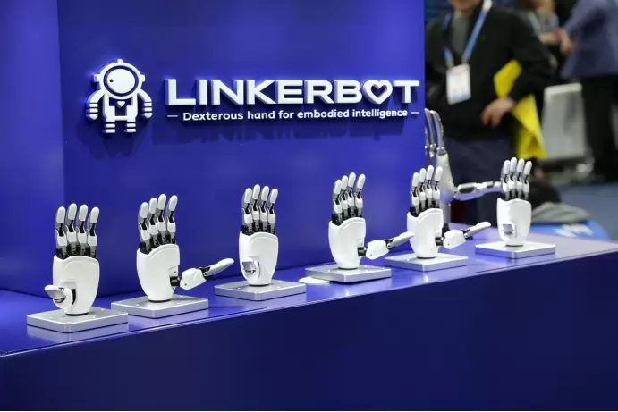 CES 2026 | Linkerbot:80%市场+高自由度月产千台,筑牢全球灵巧手产业基座(图2) CES 2026 | Linkerbot:80%市场+高自由度月产千台,筑牢全球灵巧手产业基座(图2)