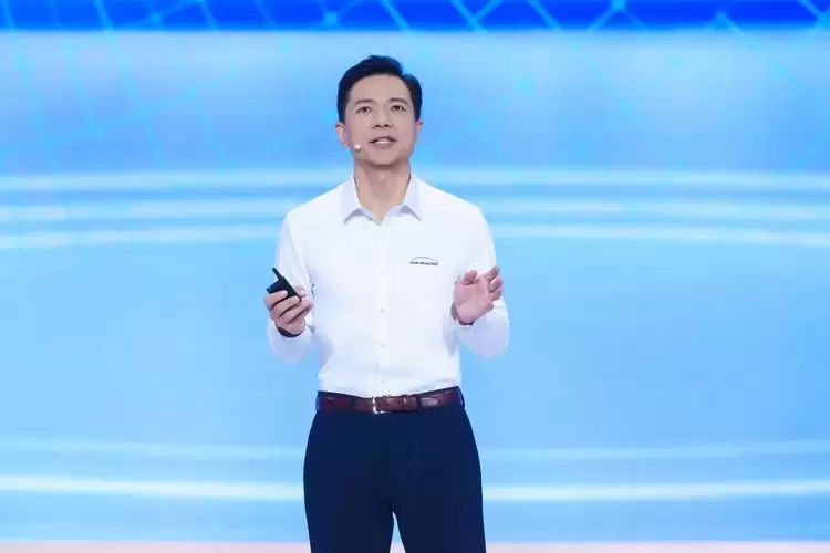 李彦宏：当AI能力被内化，智能不再是成本而是生产力(图1)