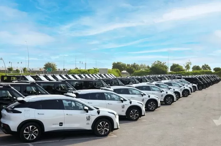 创造历史！全球首个美国以外城市级Robotaxi纯无人运营牌照花落文远知行(图1)