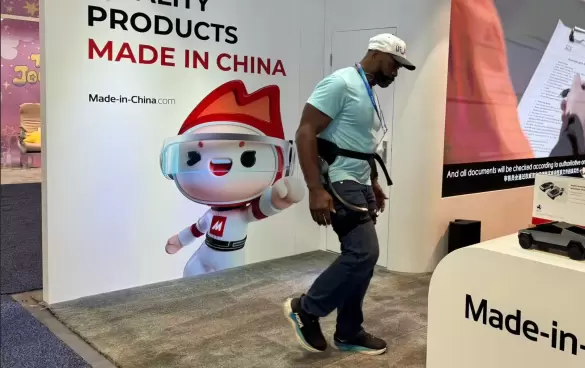 普朗克机器人CES2026海外首秀 ,智能外骨骼引全球关注(图1) 普朗克机器人CES2026海外首秀 ,智能外骨骼引全球关注(图1)