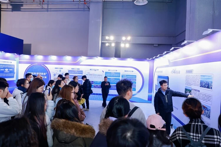 余杭,让AI与青才双向奔赴 ——“AI杭州 码动未来”AI模型智能体创新大赛圆满落幕(图2) 余杭,让AI与青才双向奔赴 ——“AI杭州 码动未来”AI模型智能体创新大赛圆满落幕(图2)