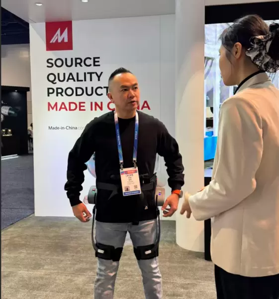 普朗克机器人CES2026海外首秀 ,智能外骨骼引全球关注(图4) 普朗克机器人CES2026海外首秀 ,智能外骨骼引全球关注(图4)