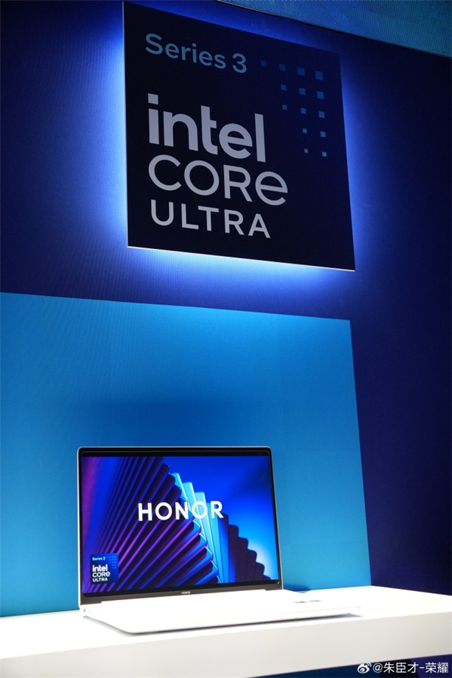 荣耀MagicBook Pro 14 2026续航超越苹果MacBook(图1) 荣耀MagicBook Pro 14 2026续航超越苹果MacBook(图1)