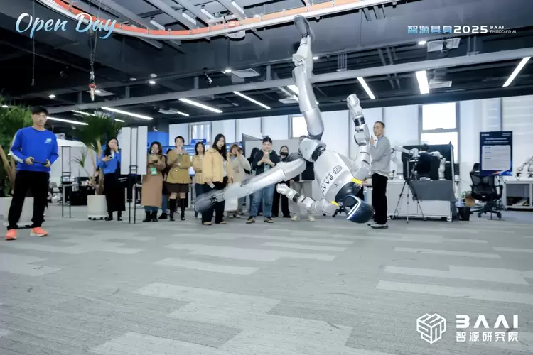 具身开放日点燃生态引擎,智源以开源开放驱动具身智能创新(图6)