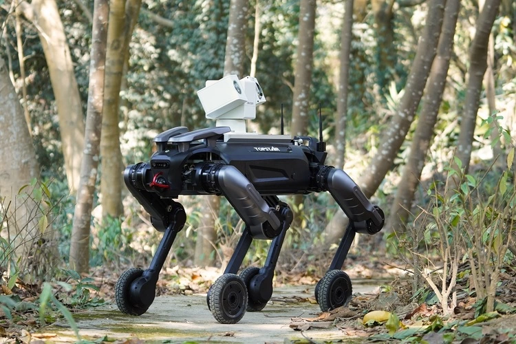 拓斯达四足机器狗“星仔”发布 释放场景拓展信号(图1)