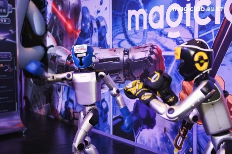 魔法原子2026全球合作大会成功举办,以“具身智能+X”引领具身智能赛道的确定性(图4) 魔法原子2026全球合作大会成功举办,以“具身智能+X”引领具身智能赛道的确定性(图4)