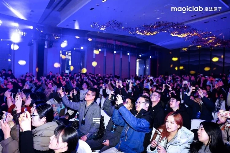 魔法原子2026全球合作大会成功举办,以“具身智能+X”引领具身智能赛道的确定性(图1) 魔法原子2026全球合作大会成功举办,以“具身智能+X”引领具身智能赛道的确定性(图1)