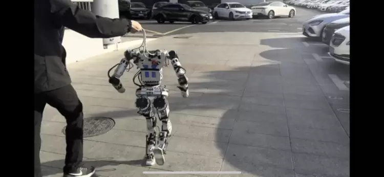 卡位具身 Infra 赛道!萝博派对全栈开源人形机器人技术底座(图5) 卡位具身 Infra 赛道!萝博派对全栈开源人形机器人技术底座(图5)