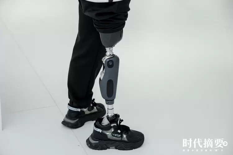 《时代摘要》对话强脑科技韩璧丞：脑机接口产业迎来“奇点时刻”(图2)