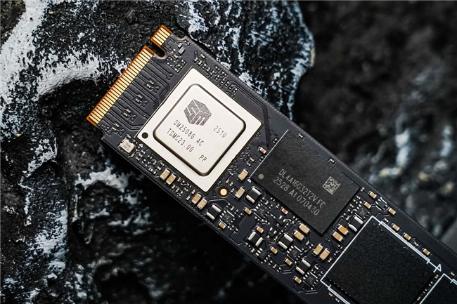 朗科绝影NV150HK固态硬盘评测 PCIe5.0真千里马(图9) 朗科绝影NV150HK固态硬盘评测 PCIe5.0真千里马(图9)