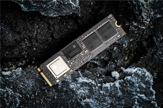 朗科绝影NV150HK固态硬盘评测 PCIe5.0真千里马(图8) 朗科绝影NV150HK固态硬盘评测 PCIe5.0真千里马(图8)