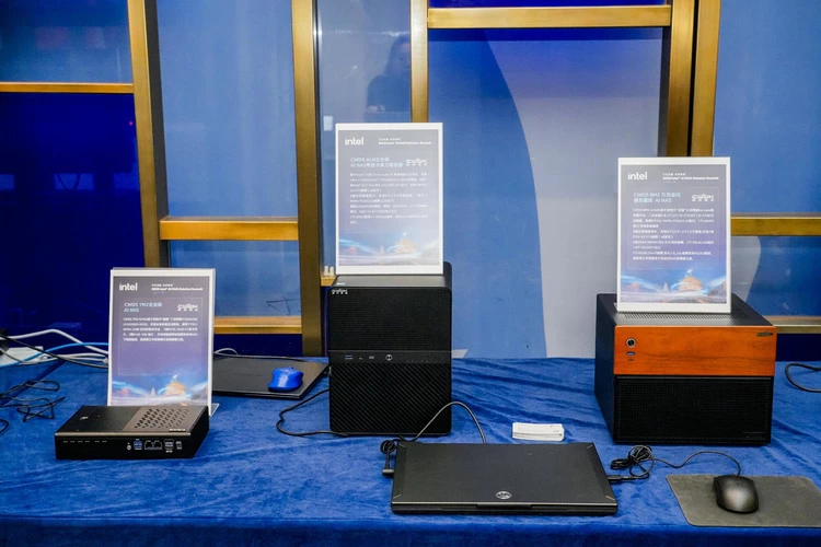 英特尔聚生态合力,共塑AI NAS新格局:驱动本地算力与存储创新(图5) 英特尔聚生态合力,共塑AI NAS新格局:驱动本地算力与存储创新(图5)