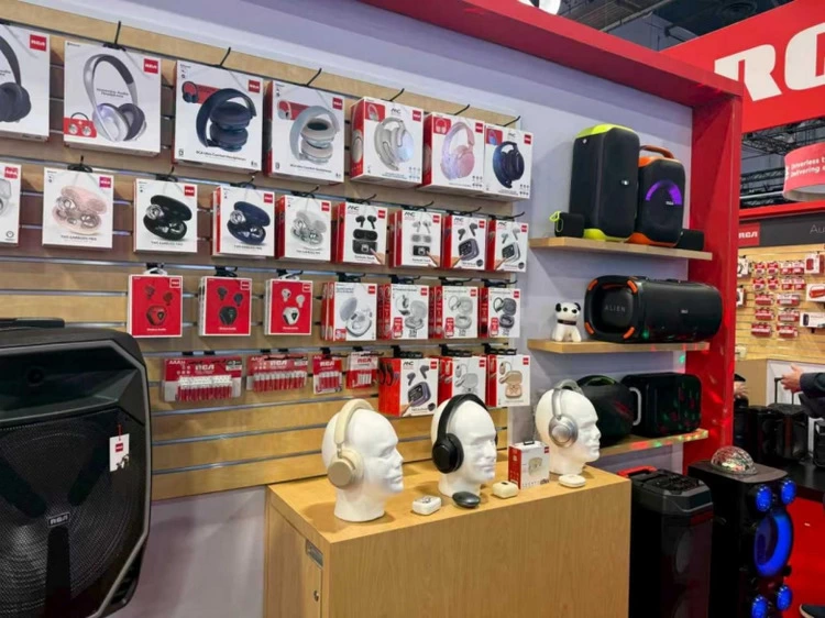 全球首秀!RCA 耳机成CES“人气王”,揭秘背后“AI大脑”(图5) 全球首秀!RCA 耳机成CES“人气王”,揭秘背后“AI大脑”(图5)