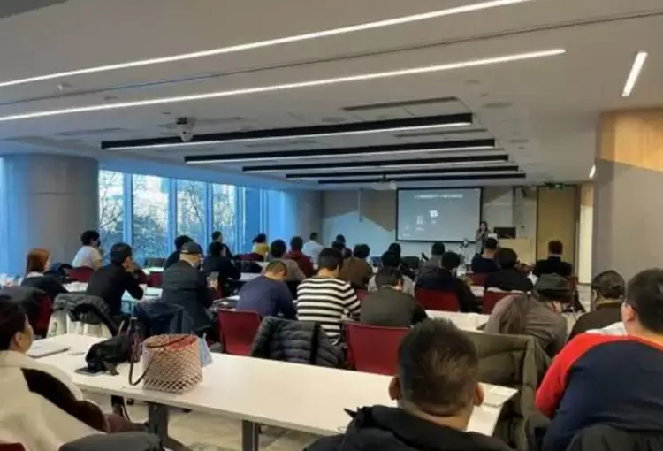 微通人工智能科技张哲出席Microsoft Ignite2025北京站 共探AI转型核心(图3)