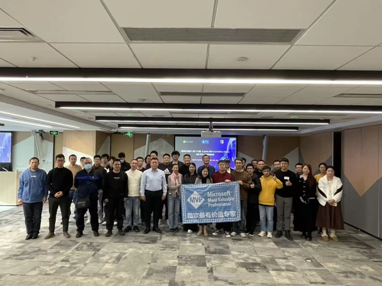 微通人工智能科技张哲出席Microsoft Ignite2025北京站 共探AI转型核心(图1)