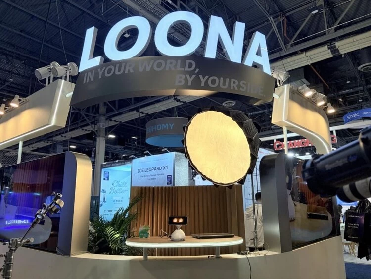 可以科技携全球首款桌面AI伙伴DeskMate登陆2026 CES 开启“人机共生”新范式(图1)