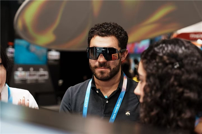 韶音于CES 2026呈现智能可穿戴新生态：推出AI眼镜OpenGuide AI、OpenVision(图4)