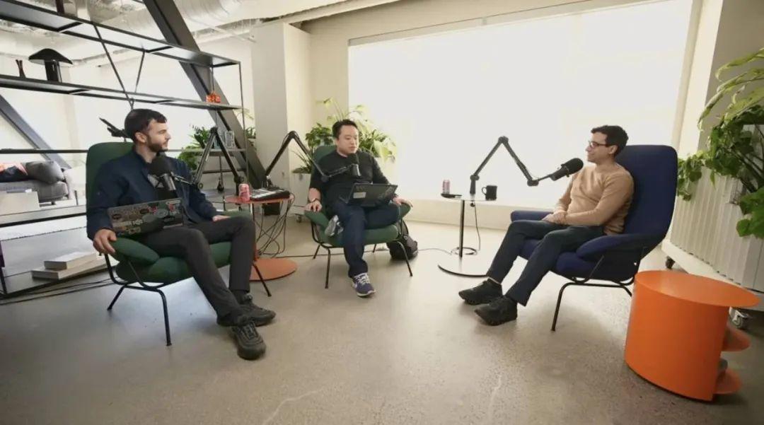 OpenAI 研究员：模型思考如同人类大脑皮层进化