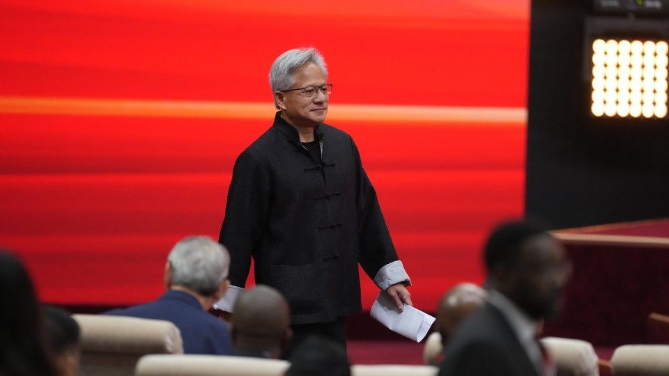 黄仁勋：中国在 AI 领域一定非常成功