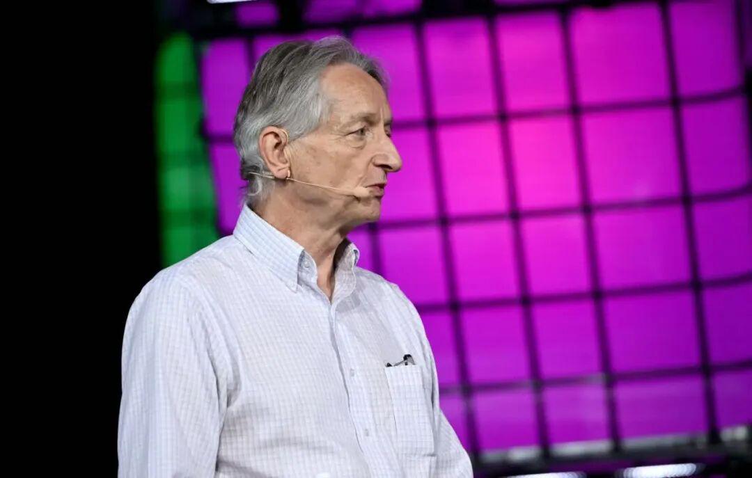 278d9edcj00t58io2001md000u000j3m AI 教父:AI 要赚钱必须替代人类劳动