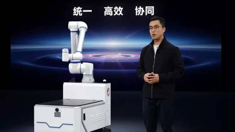 引领“无界全域”协同范式丨艾利特发布全新复合机器人，重塑智能体技术底座(图1)