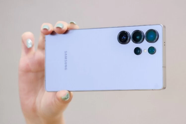 记录欢聚时光 三星Galaxy S25 Ultra实力定格节日光影(图1) 记录欢聚时光 三星Galaxy S25 Ultra实力定格节日光影(图1)