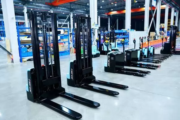 新质征途 强强聚力---“强盛机械”与“三一机器人”战略合作签约仪式在浙江长兴举行(图7) 新质征途 强强聚力---“强盛机械”与“三一机器人”战略合作签约仪式在浙江长兴举行(图7)