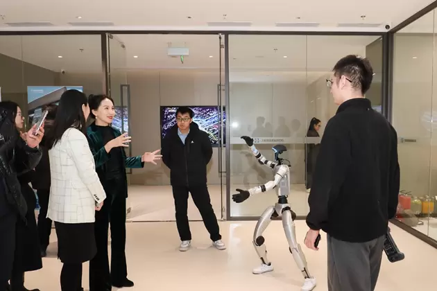 北京具身智能机器人产业链融通合作大会圆满落幕 加速产业协同与商业化落地(图12) 北京具身智能机器人产业链融通合作大会圆满落幕 加速产业协同与商业化落地(图12)