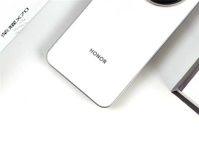 能用一整天的手机来了 2025续航王者非它莫属(图2)