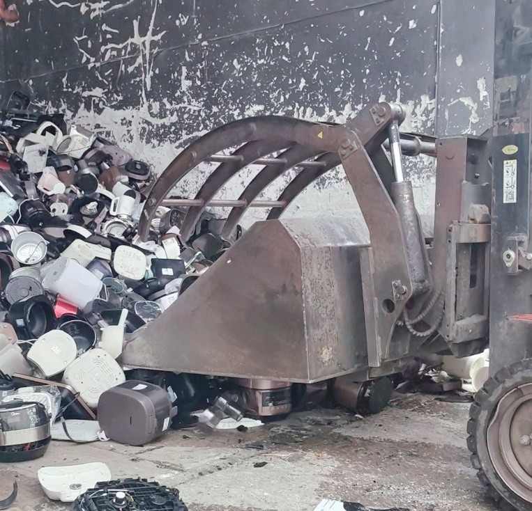 旧机全砸烂,美的放心换!美的小家电 365 天只换不修再升级(图3) 旧机全砸烂,美的放心换!美的小家电 365 天只换不修再升级(图3)