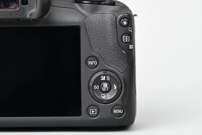 3000元入门微单新标杆 佳能 EOS R100测评(图9) 3000元入门微单新标杆 佳能 EOS R100测评(图9)