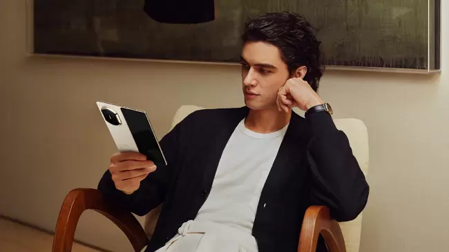 2025年终消费观察：高端换机首选折叠屏，折叠屏首选华为Mate X7！(图3)