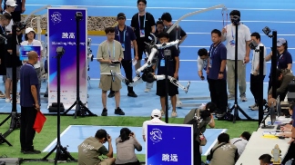 夺冠！「星动纪元」星动L7斩获首届世界人形机器人运动会跳高第一名！(图2)