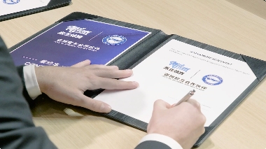 共襄盛举，阿拉维斯竞技联合米兰体育合作启航(图2)