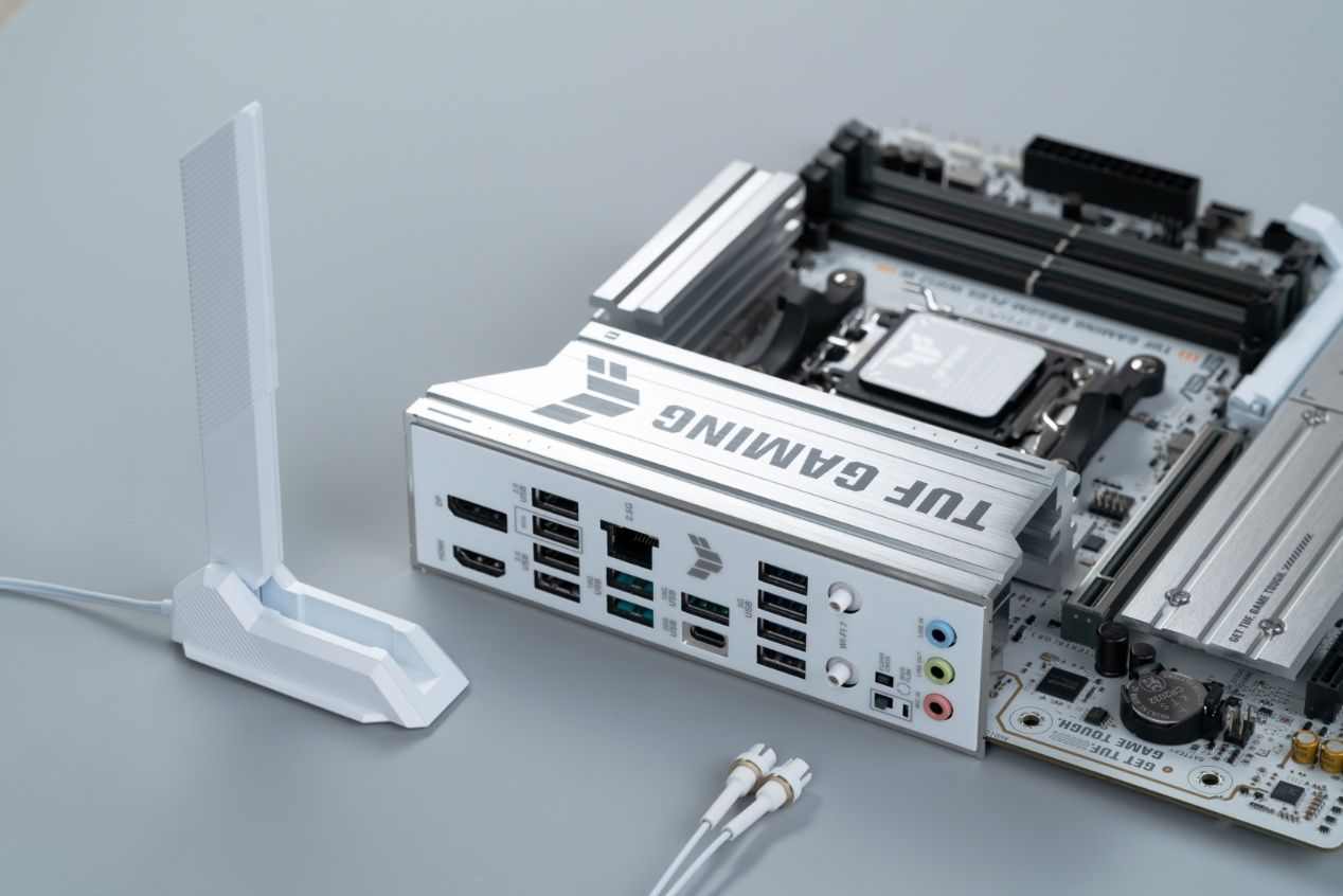 战力“7”飞 华硕B850重炮手二代主板明日登场(图5)