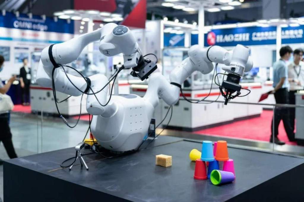 展会现场 | 思灵机器人（Agile Robots）亮相第二十五届工博会，等您聊技术，对方案！(图10)