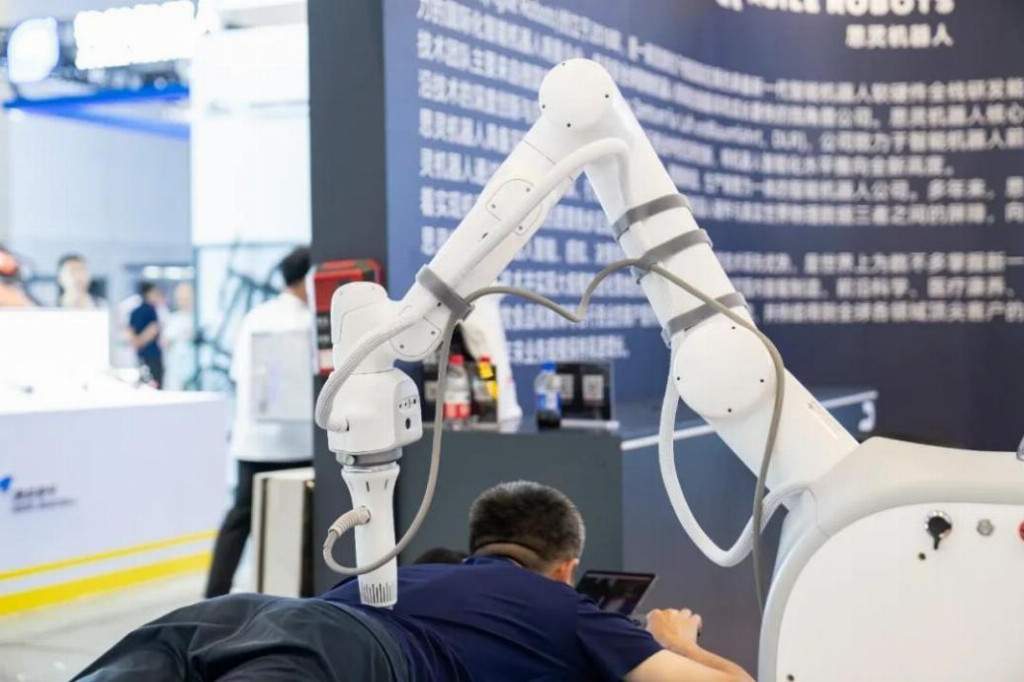 展会现场 | 思灵机器人（Agile Robots）亮相第二十五届工博会，等您聊技术，对方案！(图7)