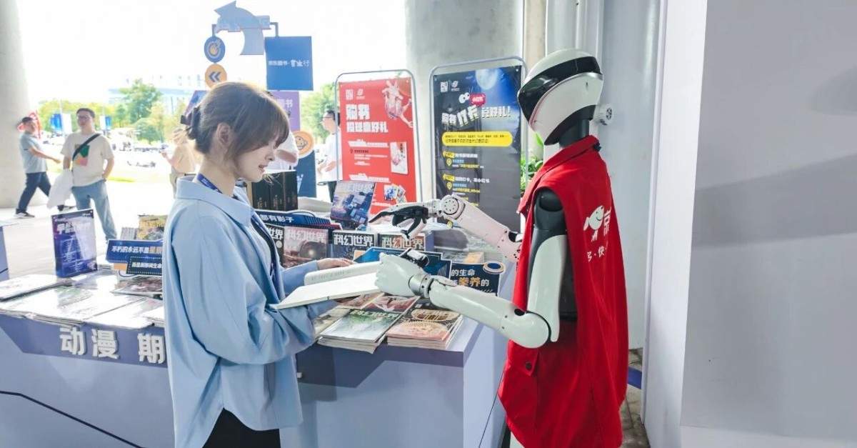 从接待到引流，从讲解到带货！星动Q5成2025银河科幻大会 “全能会展担当”(图3)