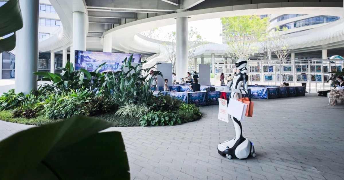 从接待到引流,从讲解到带货!星动Q5成2025银河科幻大会 “全能会展担当”(图4) 从接待到引流,从讲解到带货!星动Q5成2025银河科幻大会 “全能会展担当”(图4)